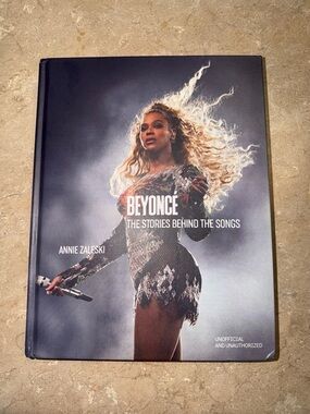 Beyoncé: The Stories Behind the Songs - Hardcover Book